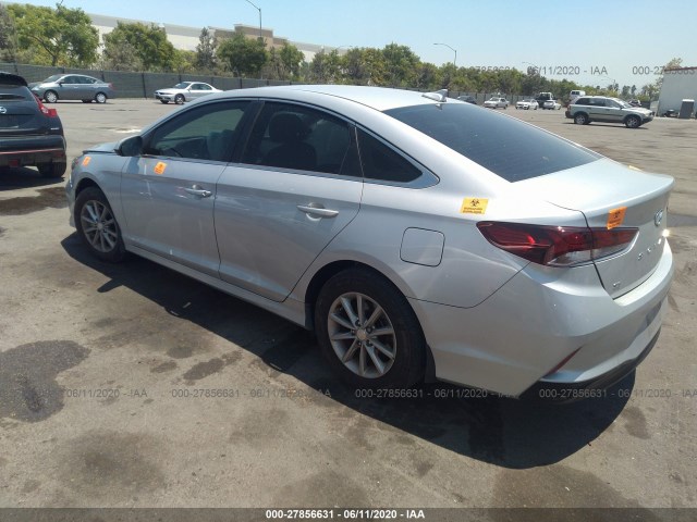 Photo 2 VIN: 5NPE24AF4JH700439 - HYUNDAI SONATA 