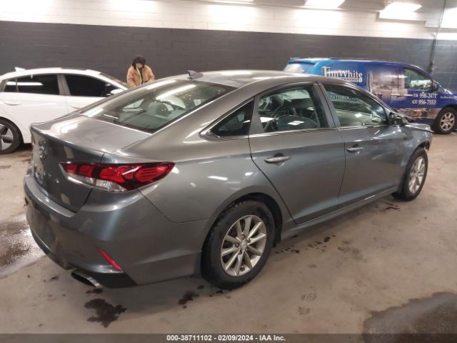 Photo 3 VIN: 5NPE24AF4JH706581 - HYUNDAI SONATA 