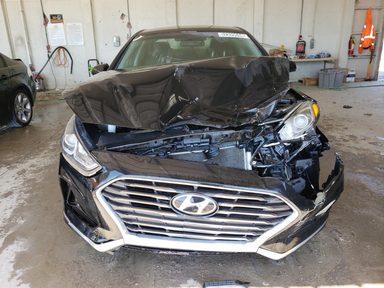 Photo 4 VIN: 5NPE24AF4JH716222 - HYUNDAI SONATA 