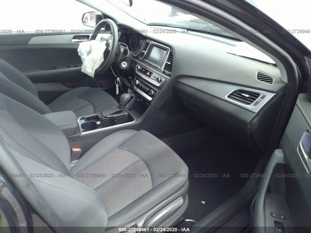 Photo 4 VIN: 5NPE24AF4KH746063 - HYUNDAI SONATA 