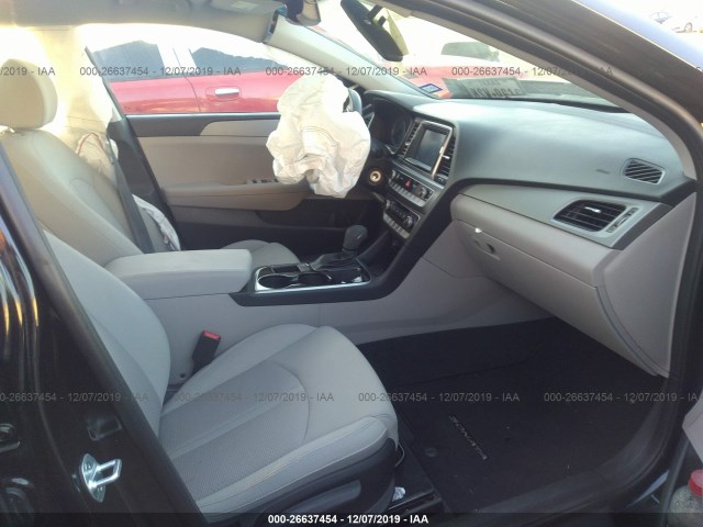 Photo 4 VIN: 5NPE24AF4KH768662 - HYUNDAI SONATA 