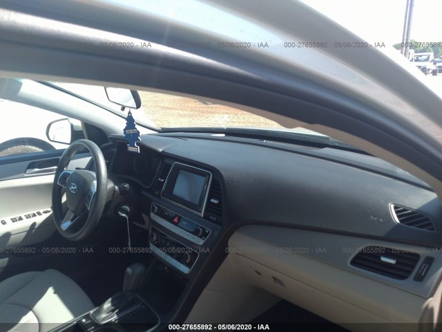 Photo 4 VIN: 5NPE24AF4KH779693 - HYUNDAI SONATA 