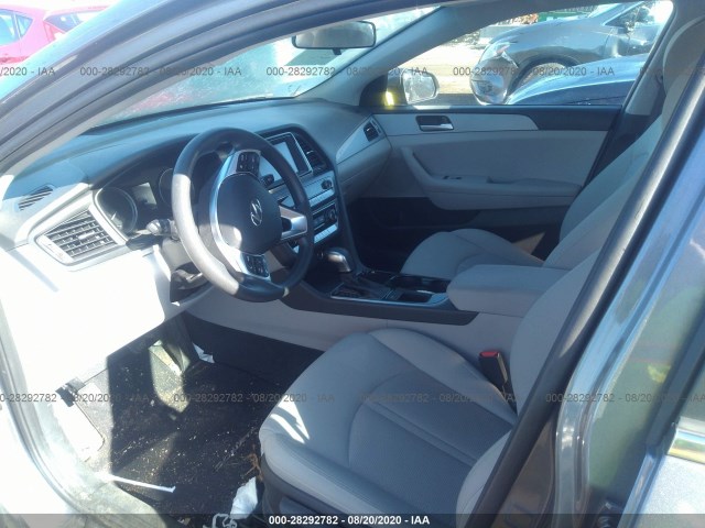 Photo 4 VIN: 5NPE24AF4KH809243 - HYUNDAI SONATA 