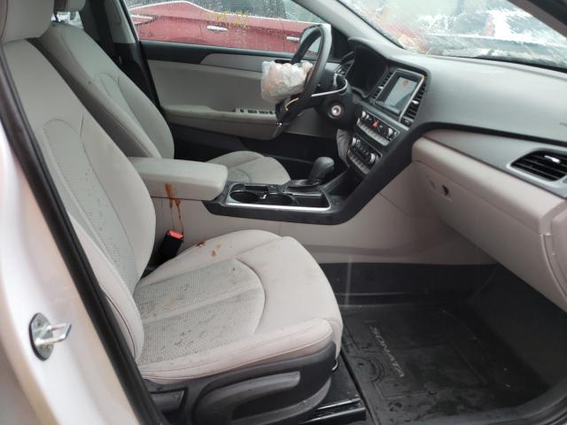 Photo 4 VIN: 5NPE24AF4KH809405 - HYUNDAI SONATA SE 