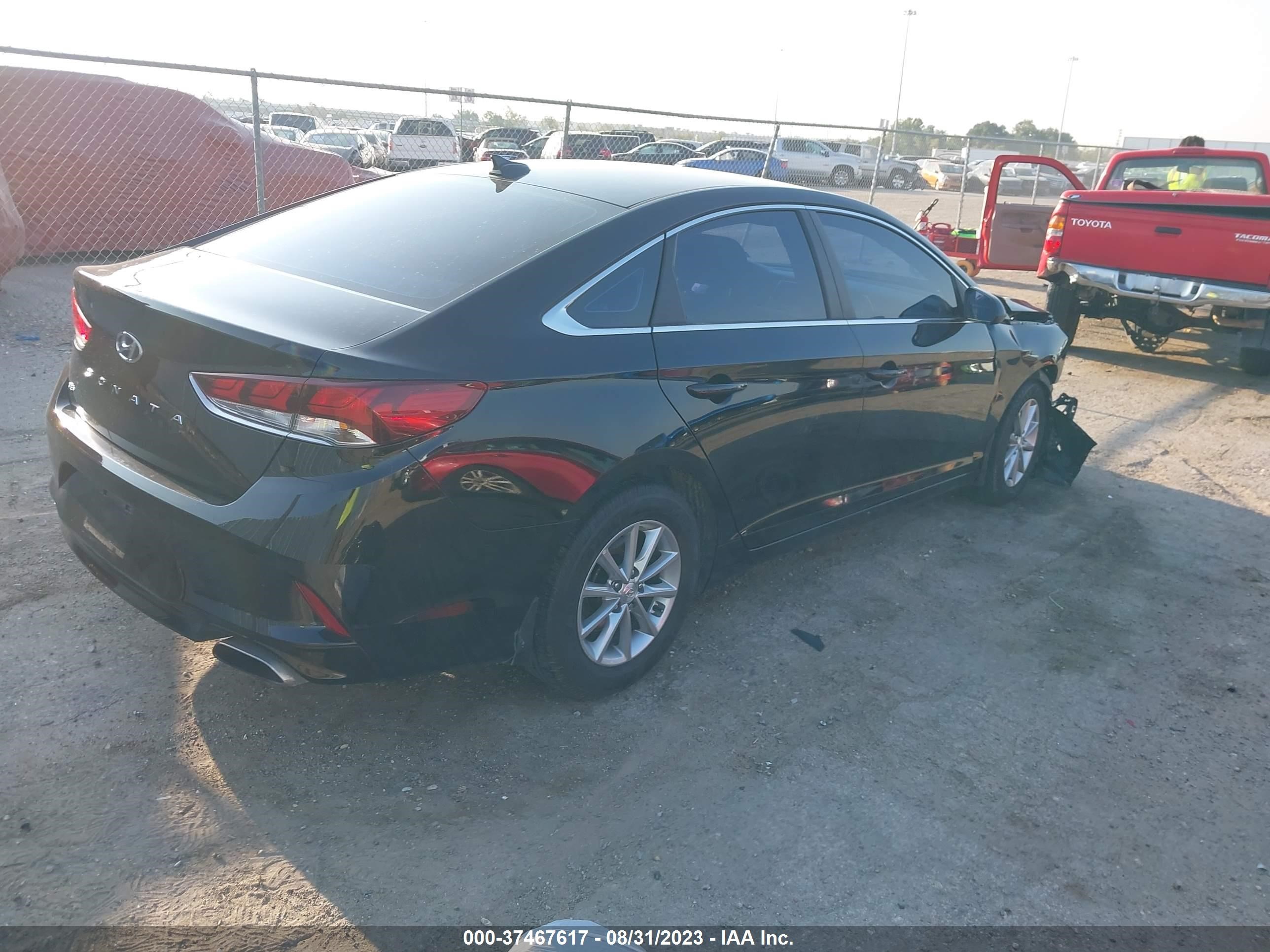 Photo 3 VIN: 5NPE24AF4KH809503 - HYUNDAI SONATA 