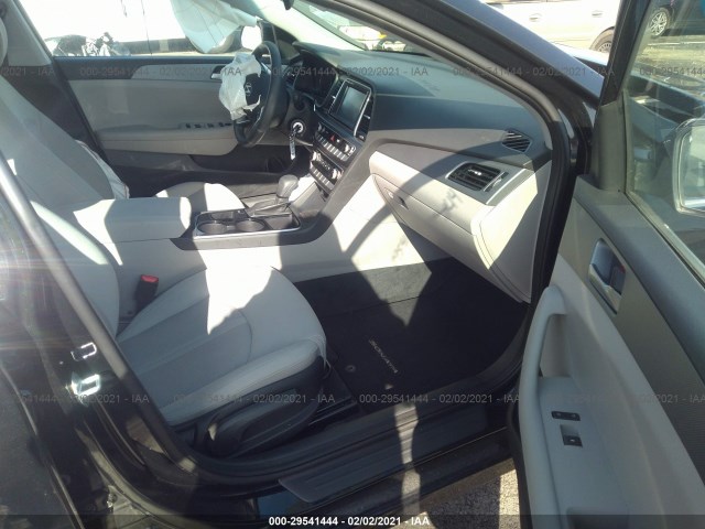 Photo 4 VIN: 5NPE24AF4KH817844 - HYUNDAI SONATA 