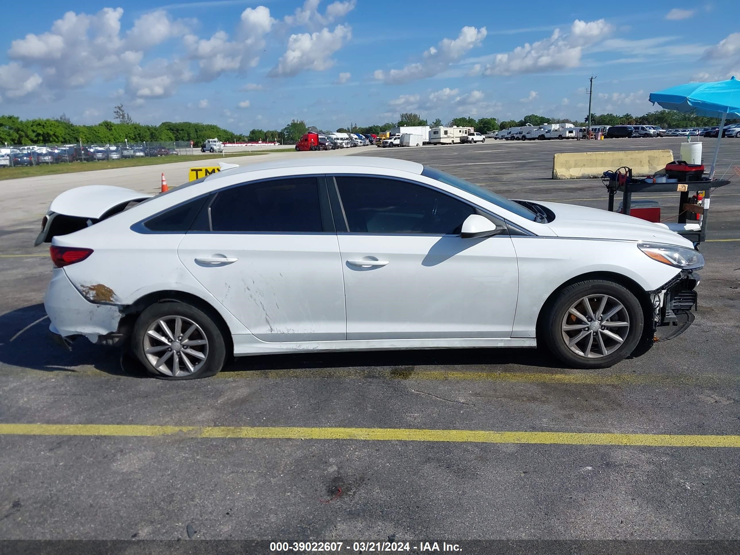 Photo 13 VIN: 5NPE24AF4KH820260 - HYUNDAI SONATA 