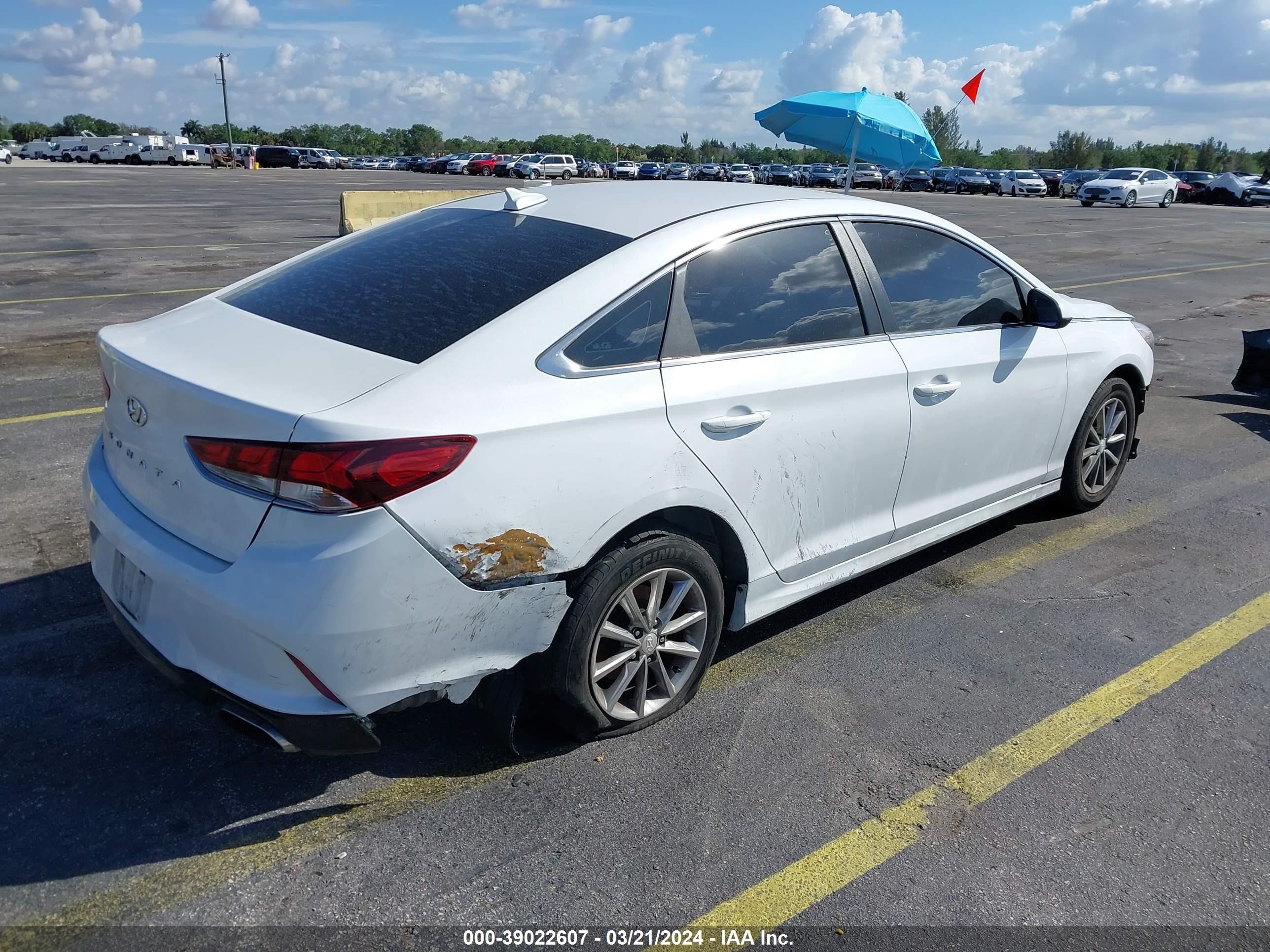 Photo 3 VIN: 5NPE24AF4KH820260 - HYUNDAI SONATA 