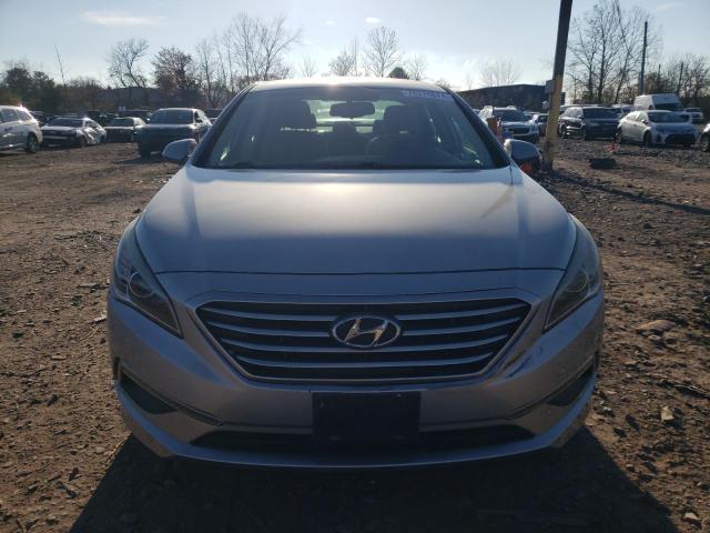 Photo 4 VIN: 5NPE24AF5FH007063 - HYUNDAI SONATA SE 