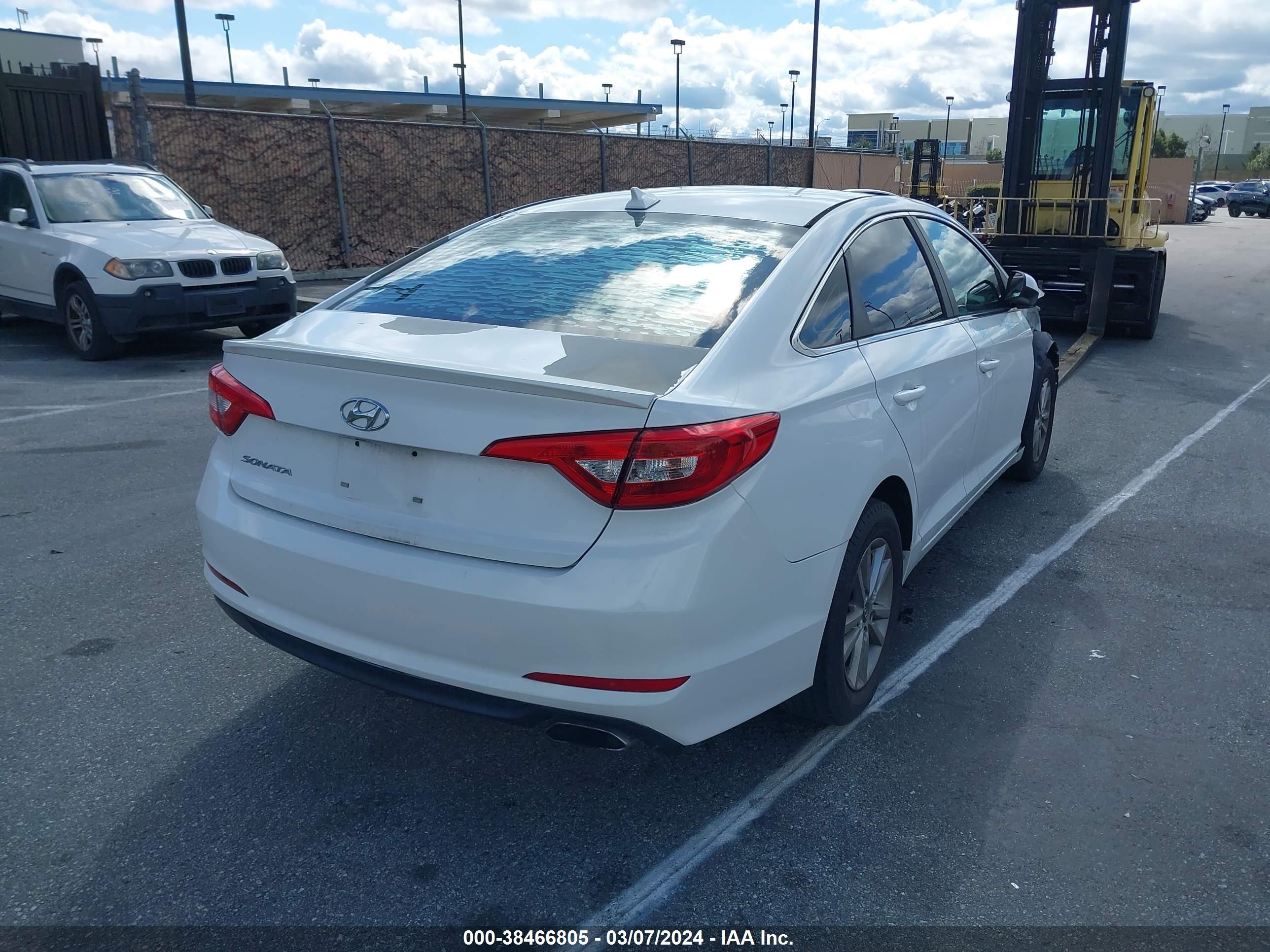 Photo 3 VIN: 5NPE24AF5FH122598 - HYUNDAI SONATA 