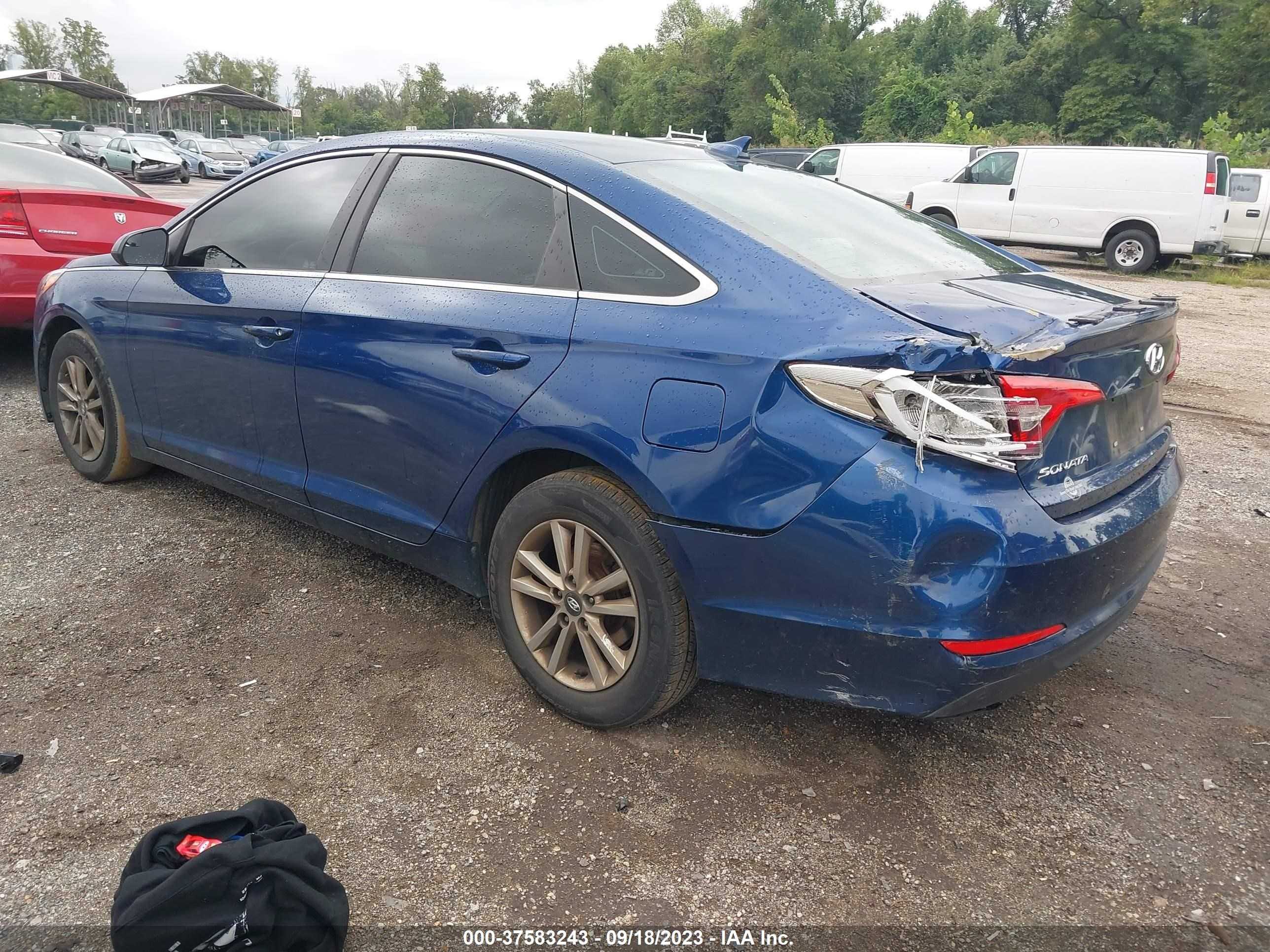 Photo 2 VIN: 5NPE24AF5FH224242 - HYUNDAI SONATA 