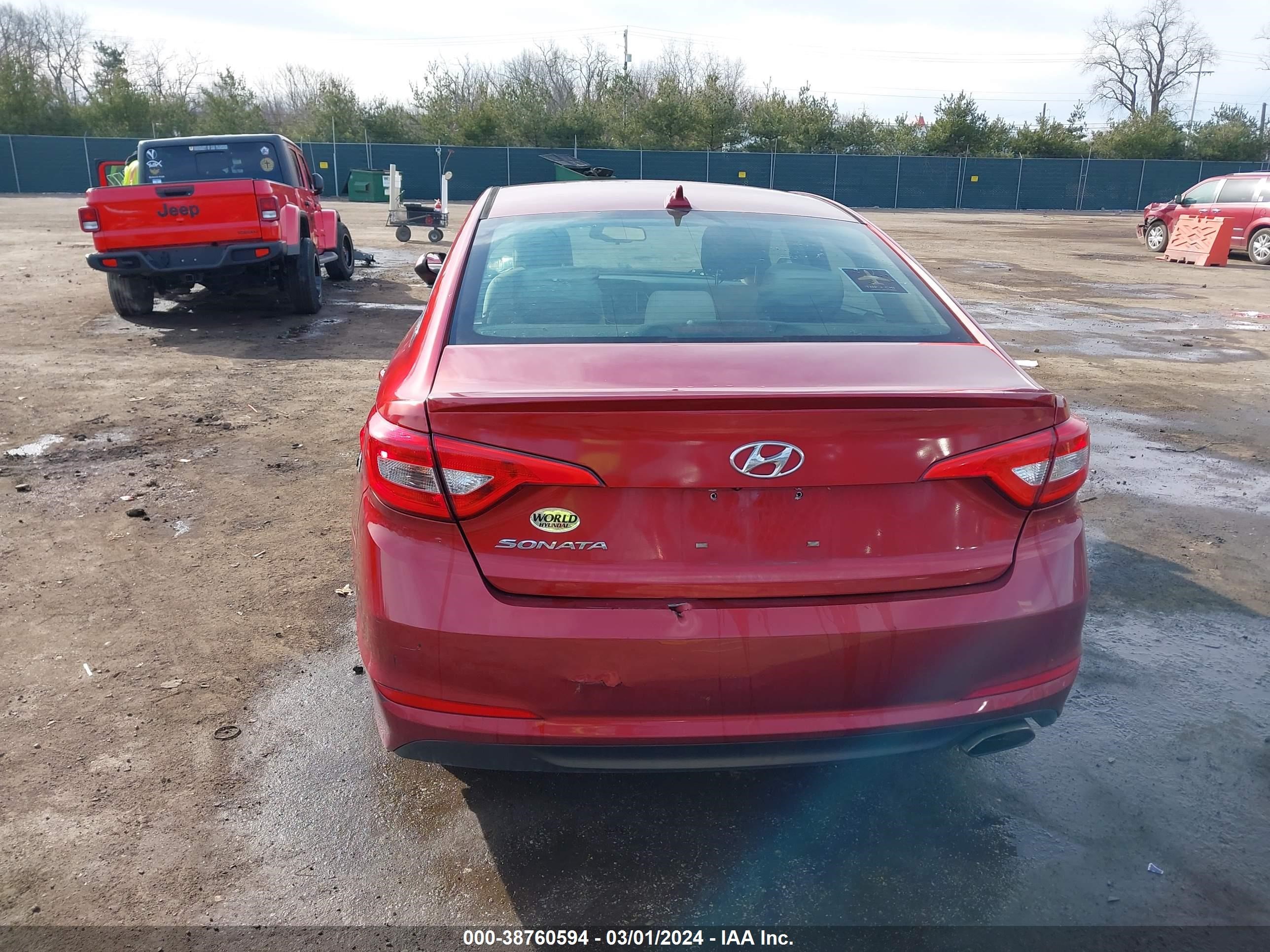 Photo 15 VIN: 5NPE24AF5FH237346 - HYUNDAI SONATA 