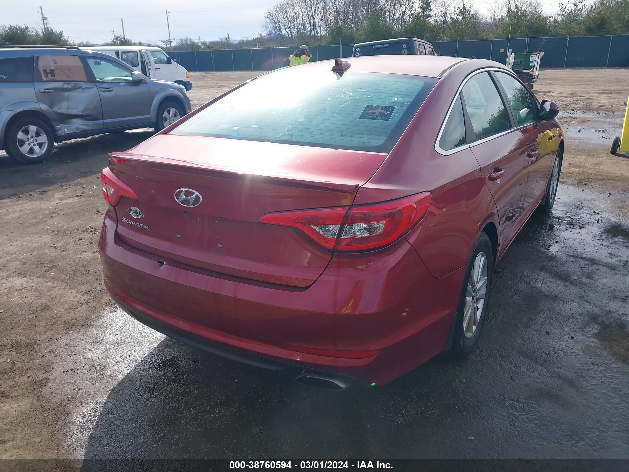 Photo 3 VIN: 5NPE24AF5FH237346 - HYUNDAI SONATA 