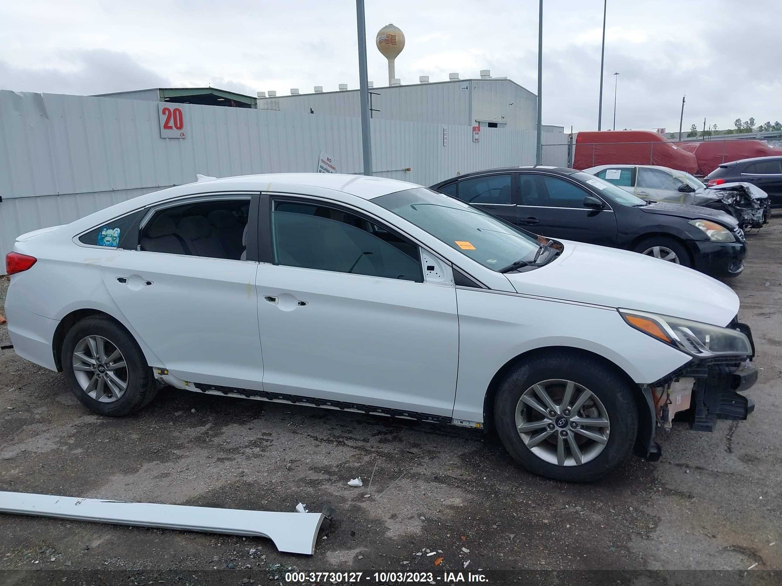 Photo 12 VIN: 5NPE24AF5GH260613 - HYUNDAI SONATA 