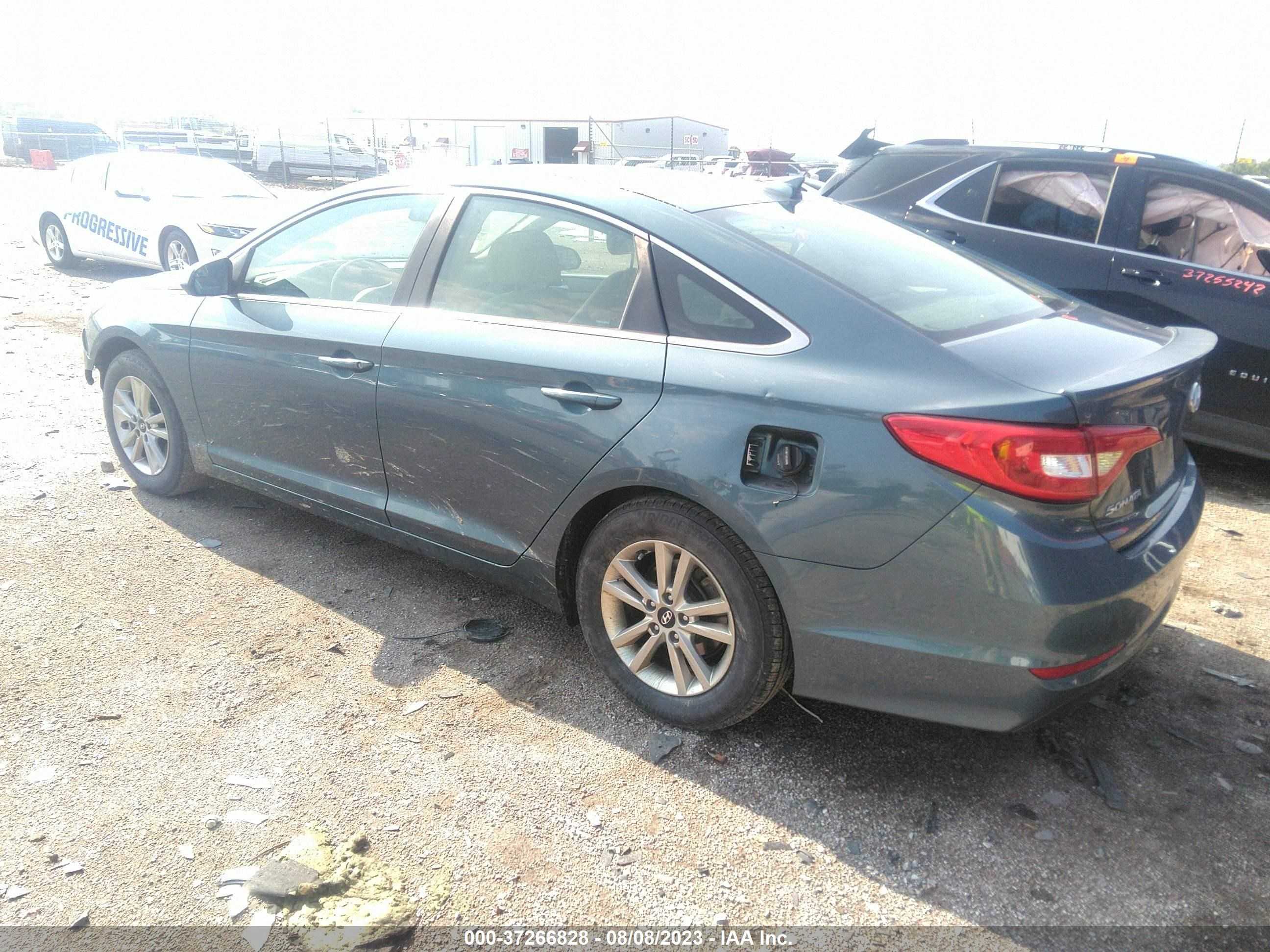 Photo 2 VIN: 5NPE24AF5GH265858 - HYUNDAI SONATA 