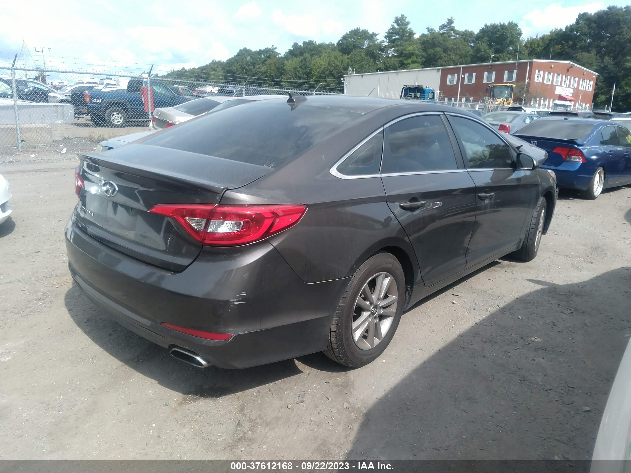 Photo 3 VIN: 5NPE24AF5GH280389 - HYUNDAI SONATA 