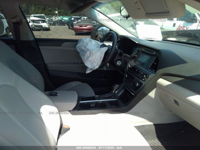 Photo 4 VIN: 5NPE24AF5GH283583 - HYUNDAI SONATA 