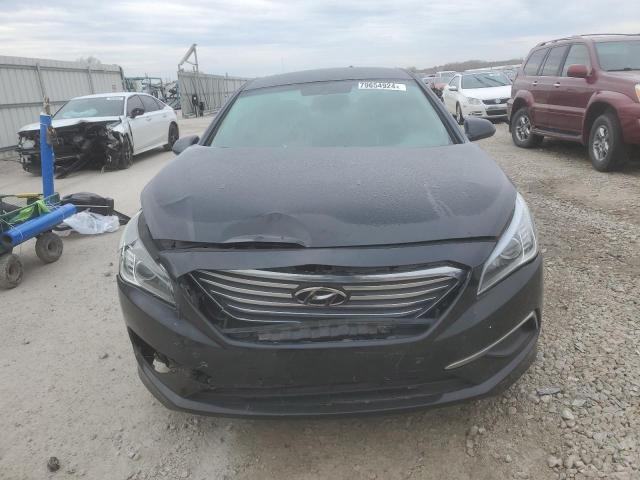 Photo 4 VIN: 5NPE24AF5GH292400 - HYUNDAI SONATA SE 