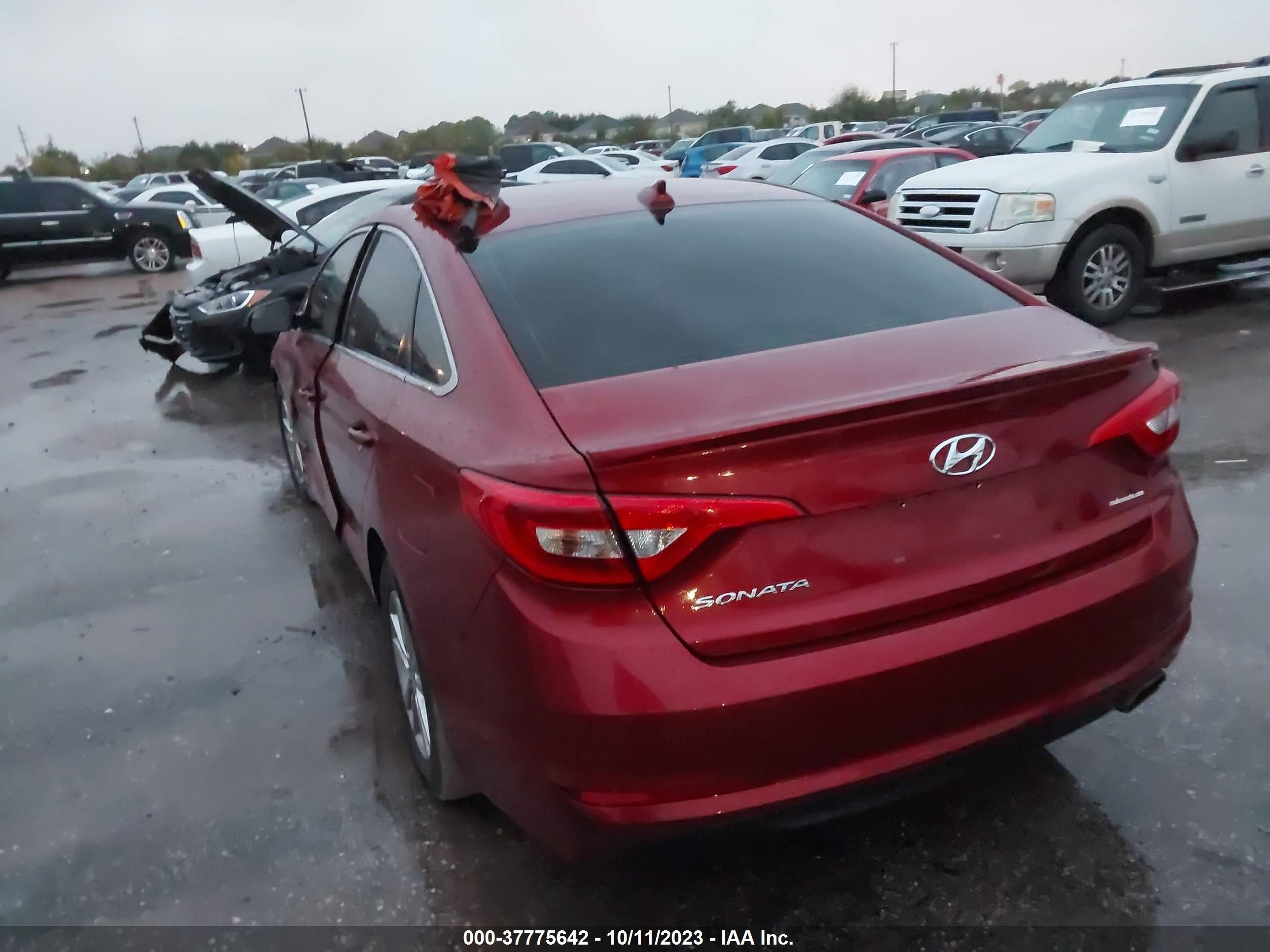 Photo 2 VIN: 5NPE24AF5GH301497 - HYUNDAI SONATA 