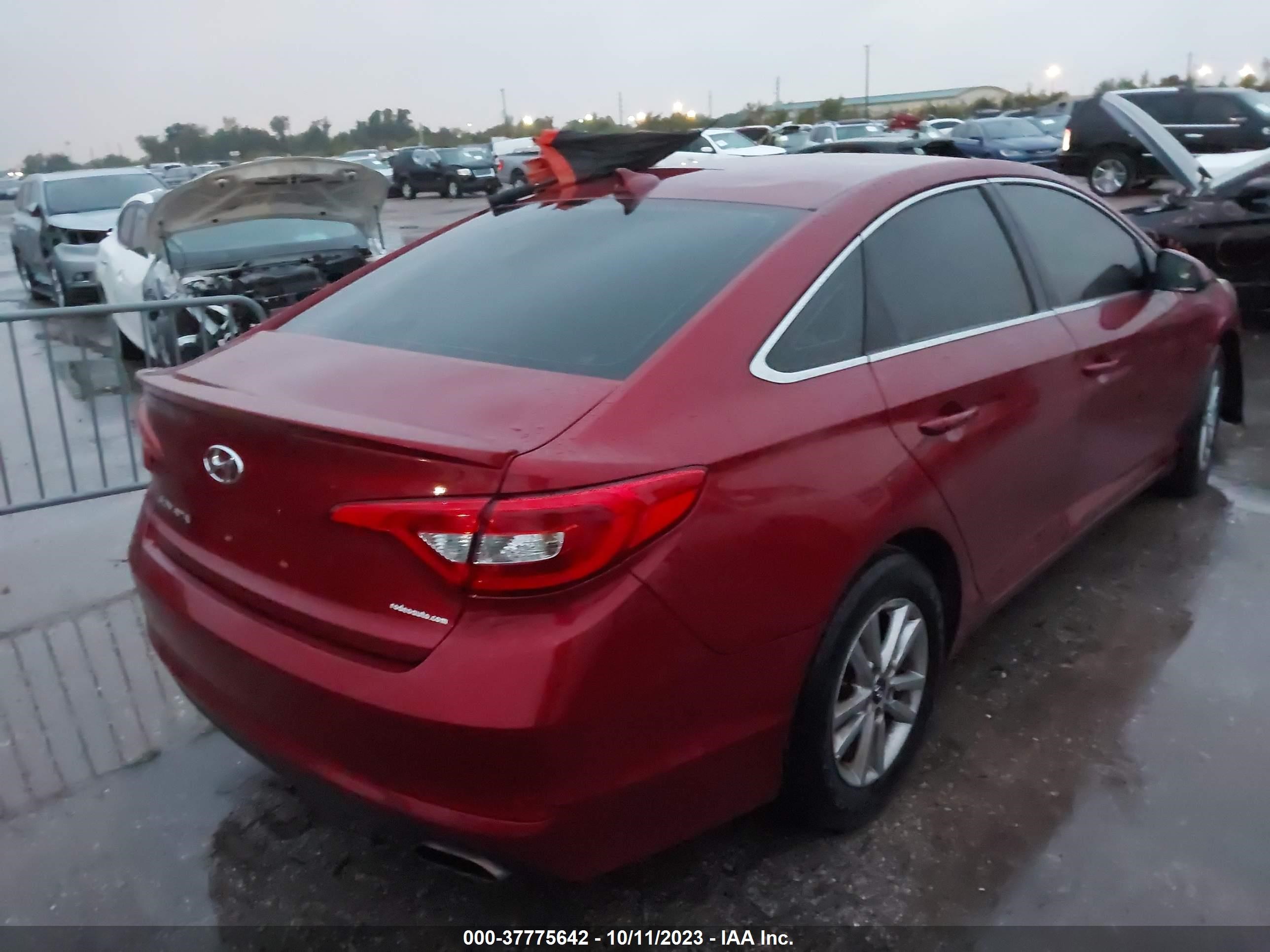 Photo 3 VIN: 5NPE24AF5GH301497 - HYUNDAI SONATA 