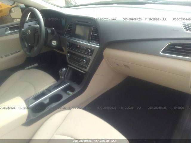 Photo 4 VIN: 5NPE24AF5GH305016 - HYUNDAI SONATA 