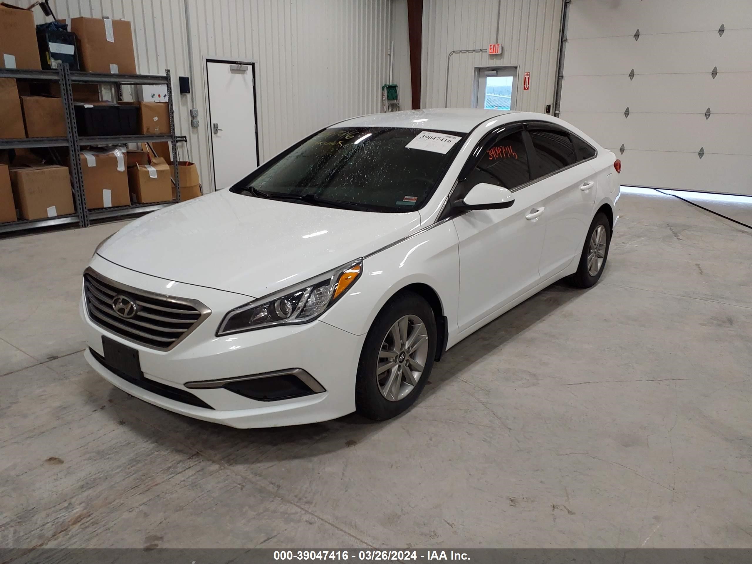 Photo 1 VIN: 5NPE24AF5GH337710 - HYUNDAI SONATA 