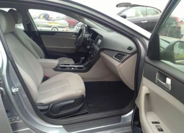 Photo 4 VIN: 5NPE24AF5GH347881 - HYUNDAI SONATA 