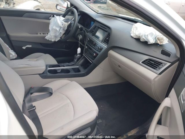 Photo 4 VIN: 5NPE24AF5GH357567 - HYUNDAI SONATA 