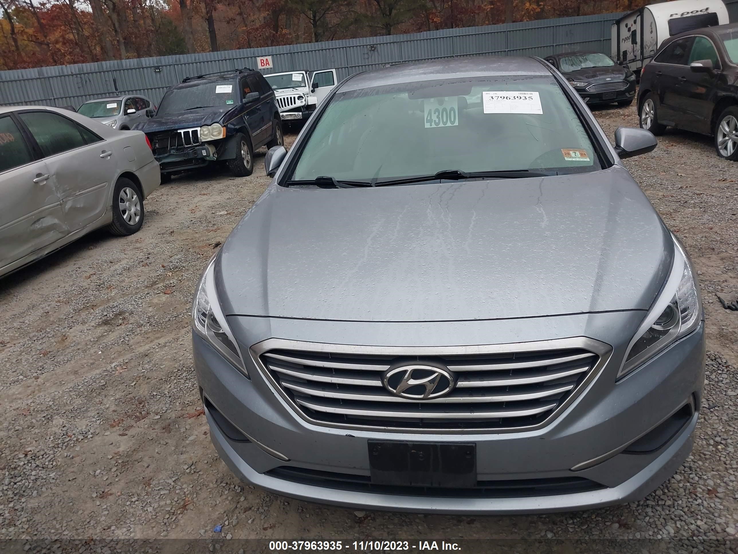 Photo 11 VIN: 5NPE24AF5GH363529 - HYUNDAI SONATA 