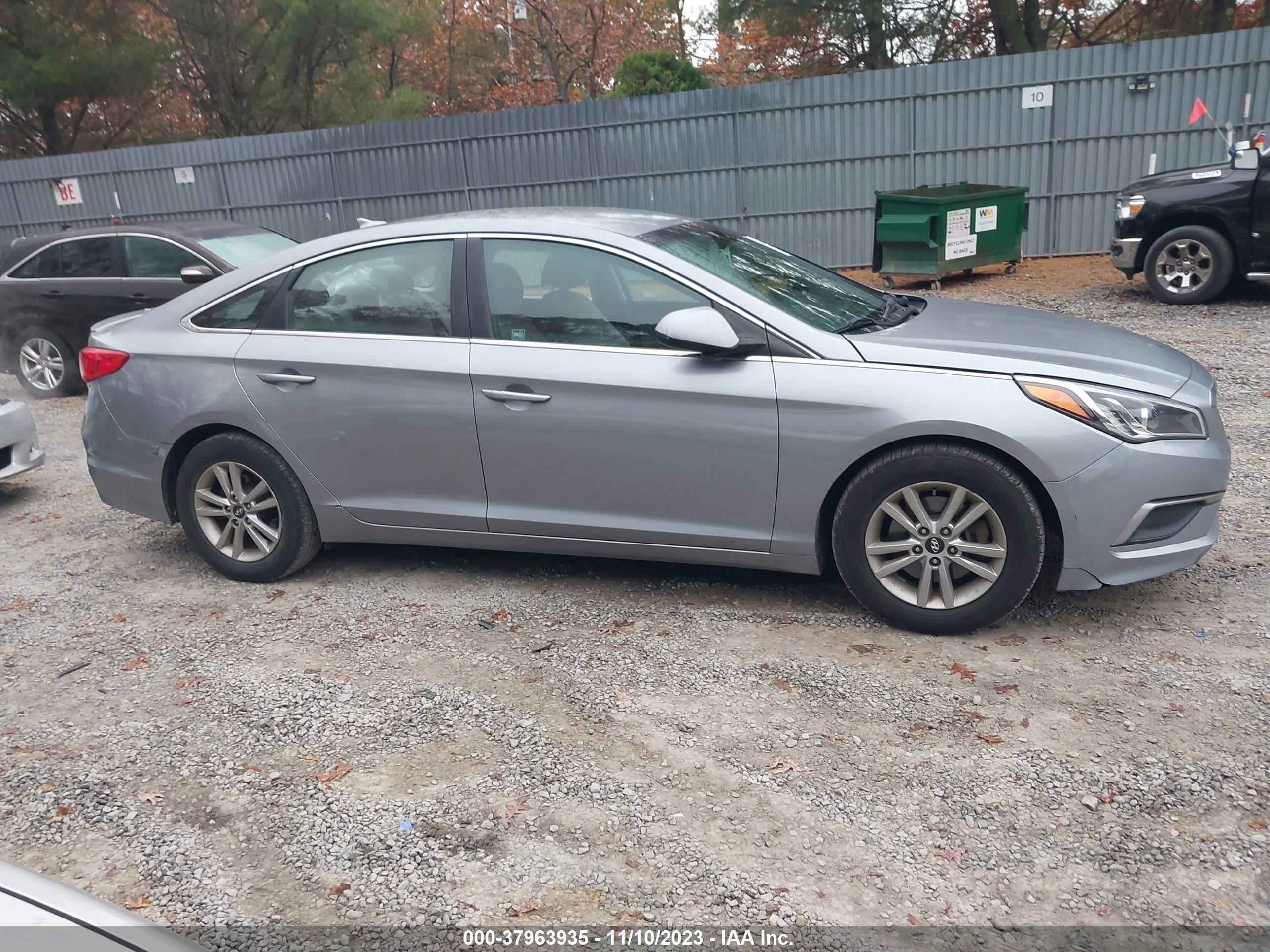 Photo 12 VIN: 5NPE24AF5GH363529 - HYUNDAI SONATA 