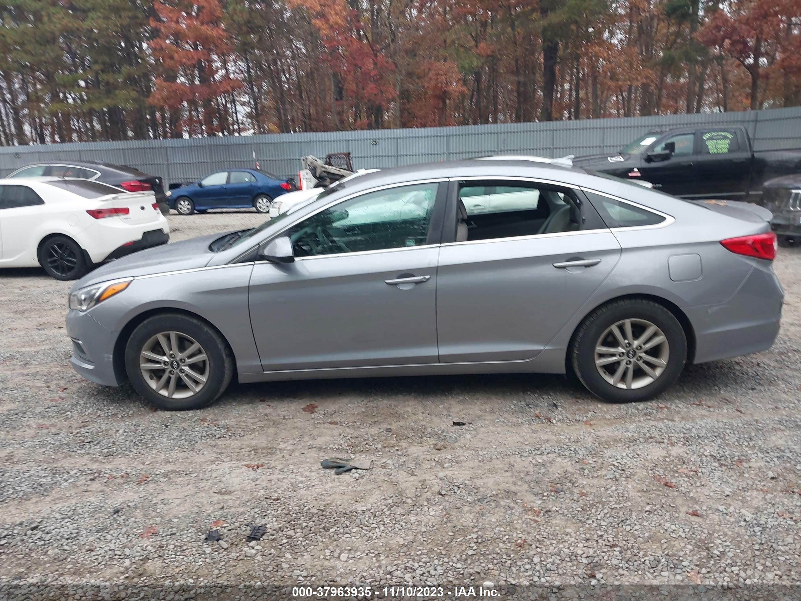 Photo 13 VIN: 5NPE24AF5GH363529 - HYUNDAI SONATA 