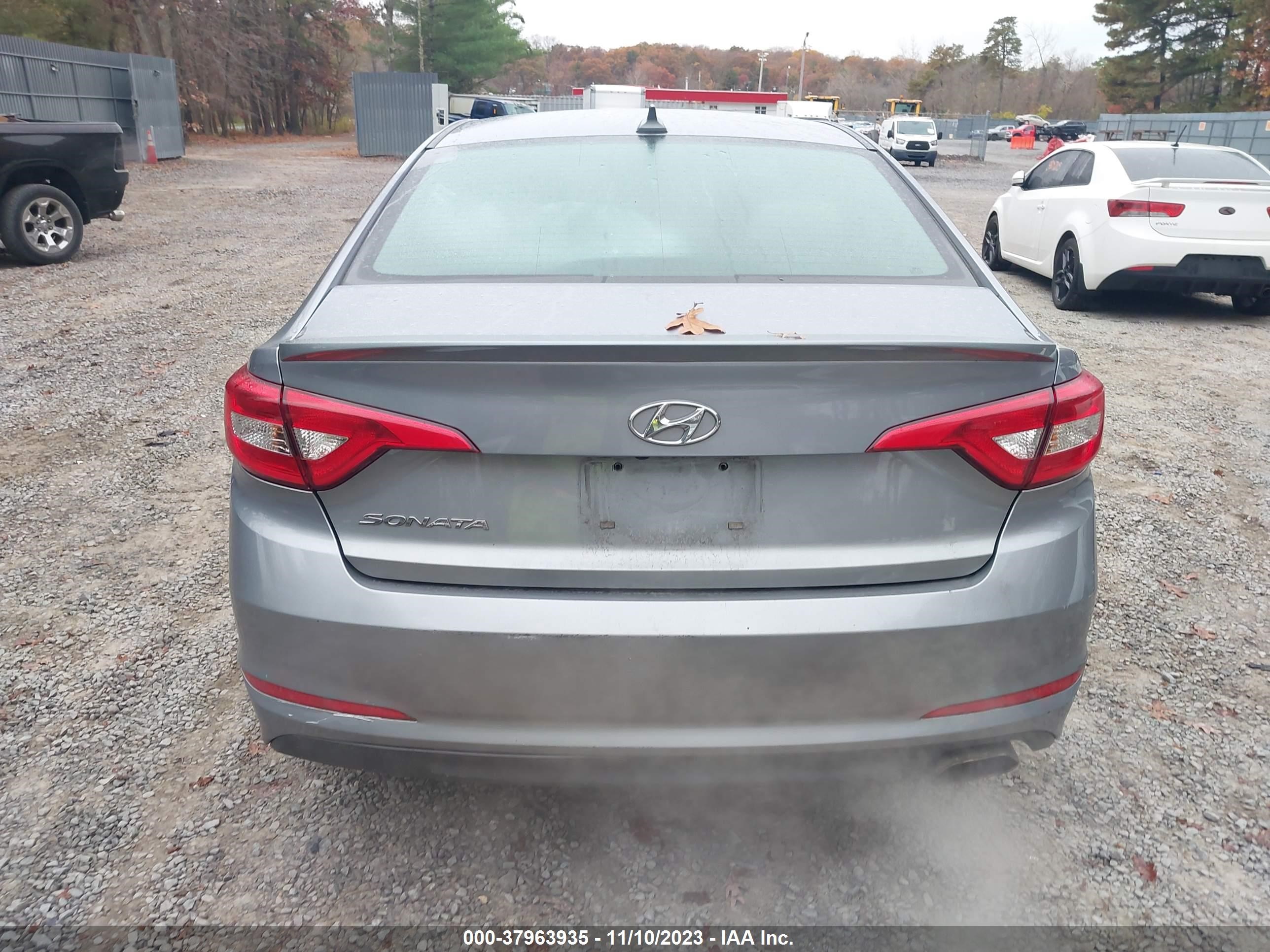 Photo 15 VIN: 5NPE24AF5GH363529 - HYUNDAI SONATA 