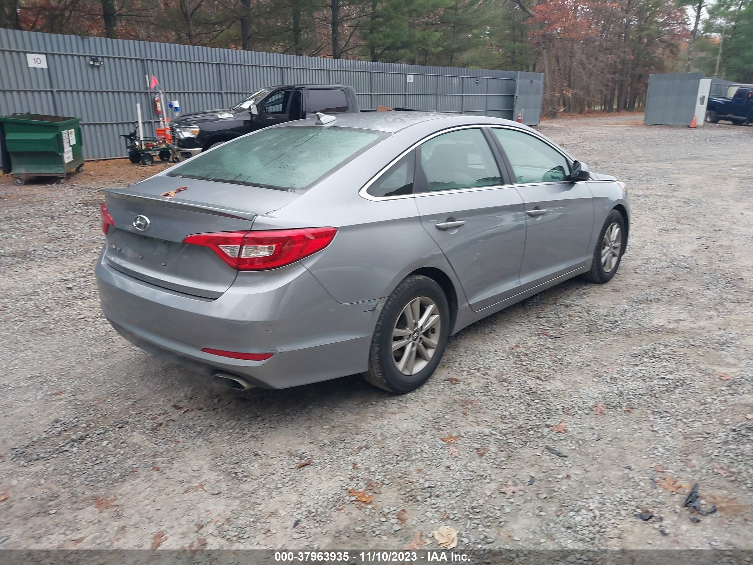 Photo 3 VIN: 5NPE24AF5GH363529 - HYUNDAI SONATA 