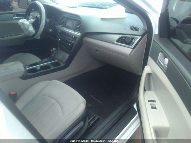 Photo 4 VIN: 5NPE24AF5GH367922 - HYUNDAI SONATA 