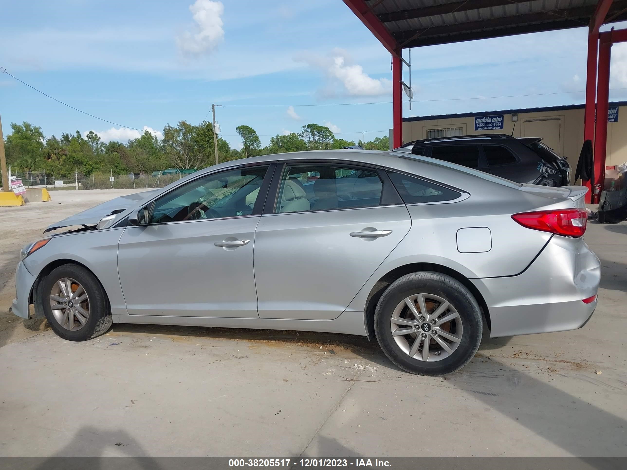 Photo 13 VIN: 5NPE24AF5GH374238 - HYUNDAI SONATA 