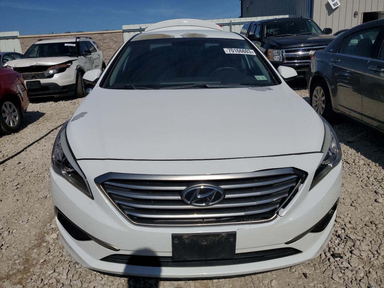 Photo 4 VIN: 5NPE24AF5GH377513 - HYUNDAI SONATA 