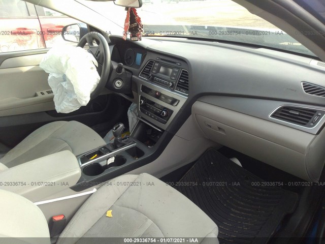 Photo 4 VIN: 5NPE24AF5GH393050 - HYUNDAI SONATA 