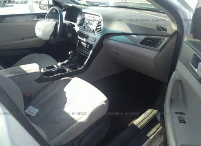 Photo 4 VIN: 5NPE24AF5GH397115 - HYUNDAI SONATA 