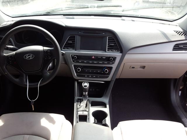 Photo 8 VIN: 5NPE24AF5HH443897 - HYUNDAI SONATA SE 