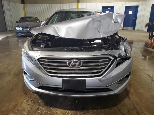 Photo 4 VIN: 5NPE24AF5HH455337 - HYUNDAI SONATA SE 