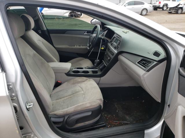 Photo 4 VIN: 5NPE24AF5HH465110 - HYUNDAI SONATA SE 