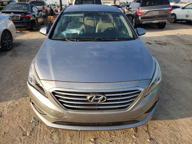 Photo 4 VIN: 5NPE24AF5HH470713 - HYUNDAI SONATA SE 