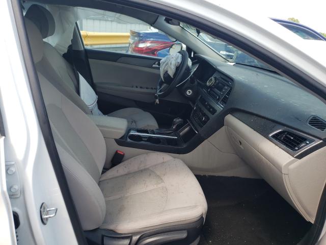 Photo 4 VIN: 5NPE24AF5HH492453 - HYUNDAI SONATA SE 