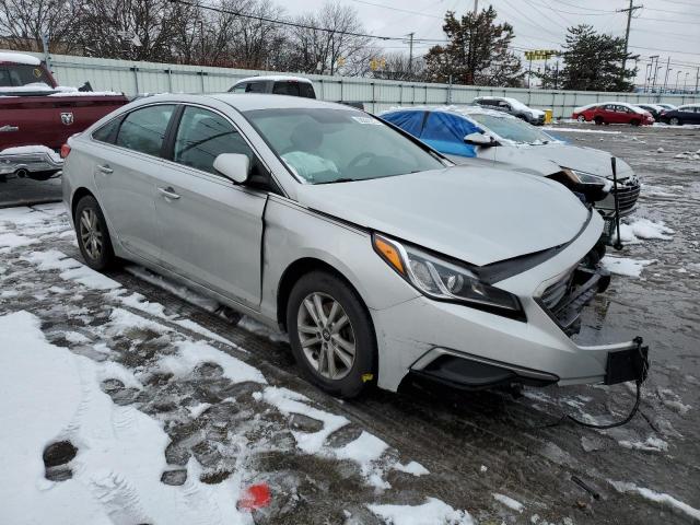 Photo 3 VIN: 5NPE24AF5HH503712 - HYUNDAI SONATA 4D 