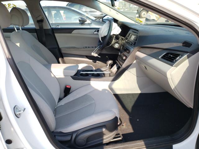 Photo 4 VIN: 5NPE24AF5HH523717 - HYUNDAI SONATA SE 