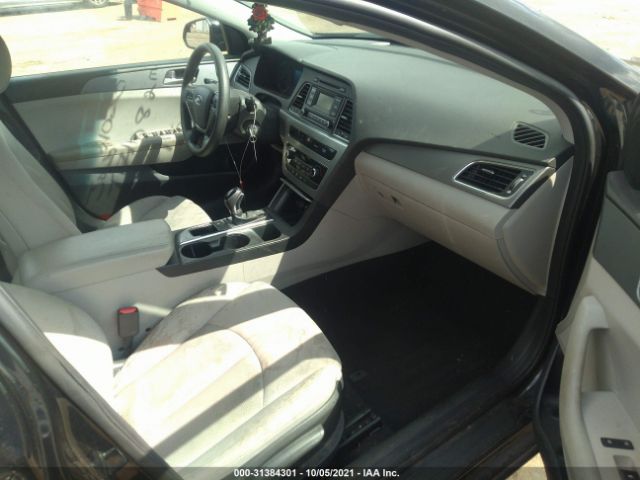 Photo 4 VIN: 5NPE24AF5HH546690 - HYUNDAI SONATA 