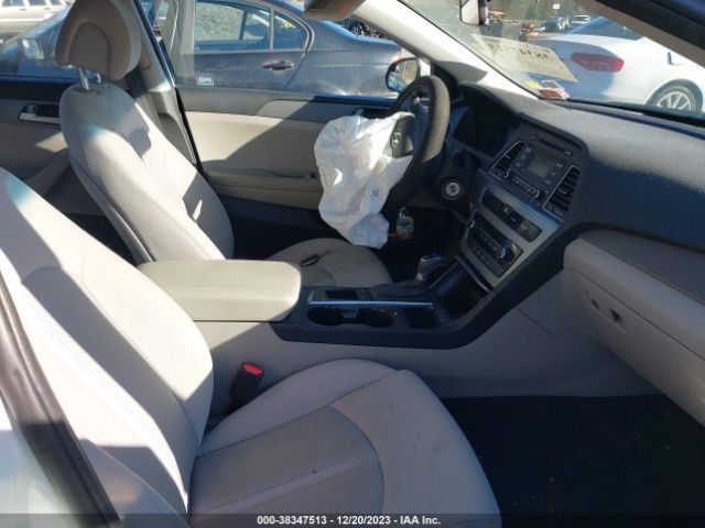 Photo 4 VIN: 5NPE24AF5HH549038 - HYUNDAI SONATA 