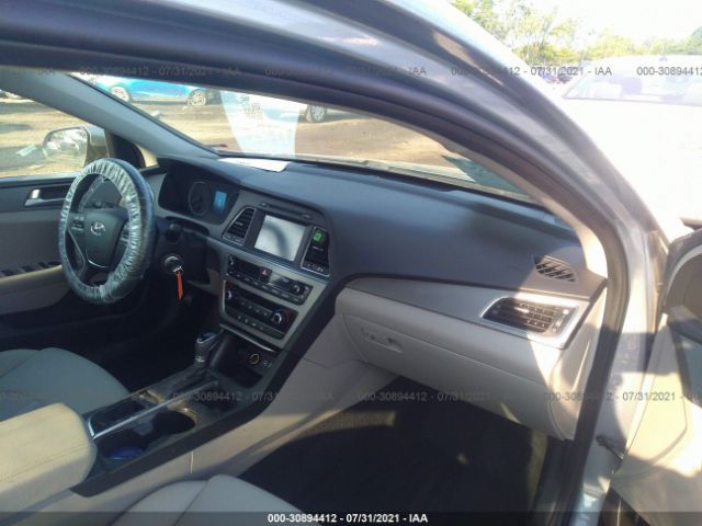 Photo 4 VIN: 5NPE24AF5HH554420 - HYUNDAI SONATA 