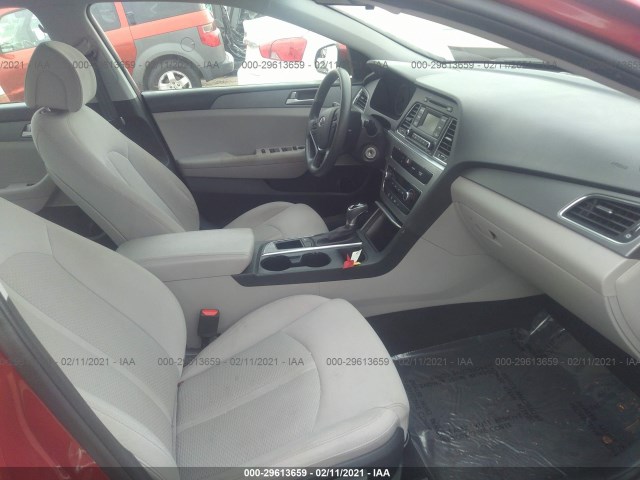 Photo 4 VIN: 5NPE24AF5HH558628 - HYUNDAI SONATA 