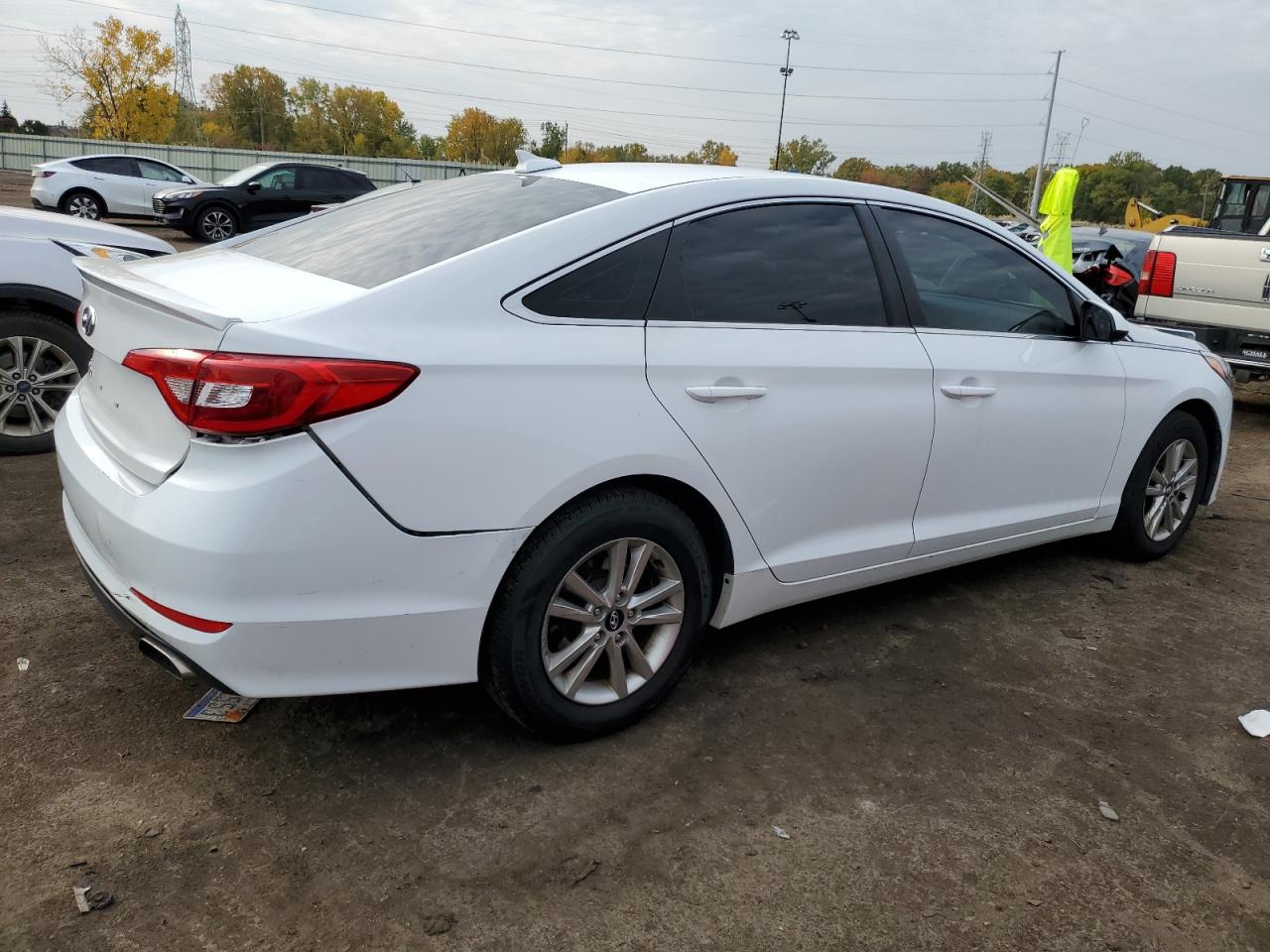 Photo 2 VIN: 5NPE24AF5HH561092 - HYUNDAI SONATA 